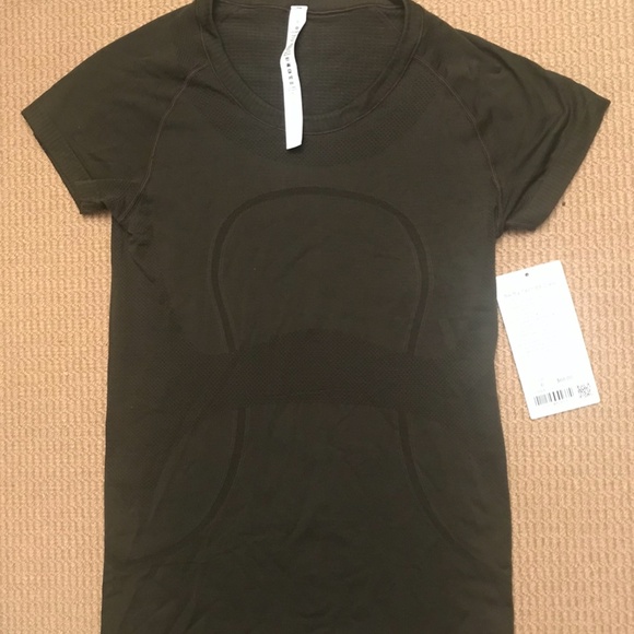 SOLD Lululemon Swiftly Tech Short Sleeve Crew - Picture 5 of 5